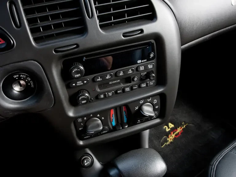 2000 Chevrolet Monte Carlo 6th Gen - Image 19 of 26