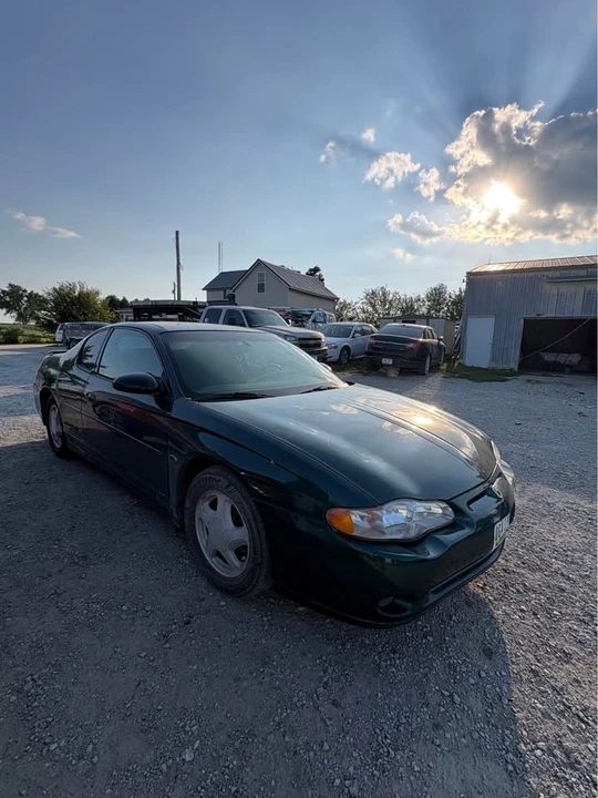 2000 Chevrolet Monte Carlo 6th Gen - Image 2 of 10