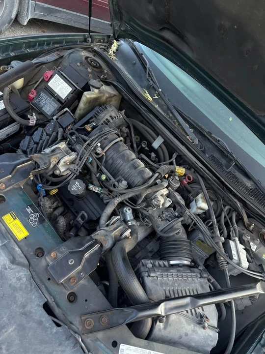 2000 Chevrolet Monte Carlo 6th Gen - Image 9 of 10