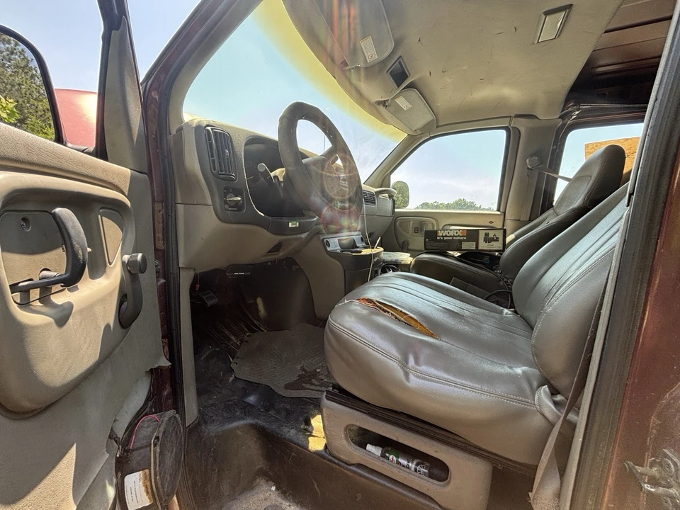 2000 Chevrolet C/K 4th Gen - Image 2 of 13