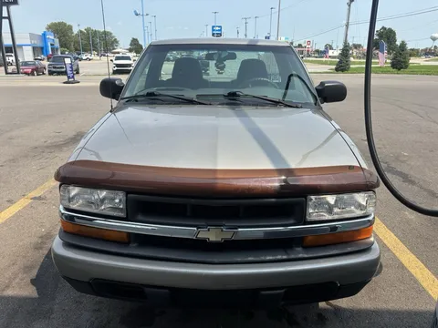2000 Chevrolet S10 Crew Cab