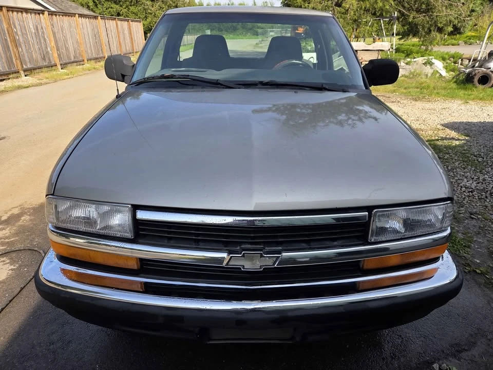 2000 Chevrolet S-10 - Image 5 of 10
