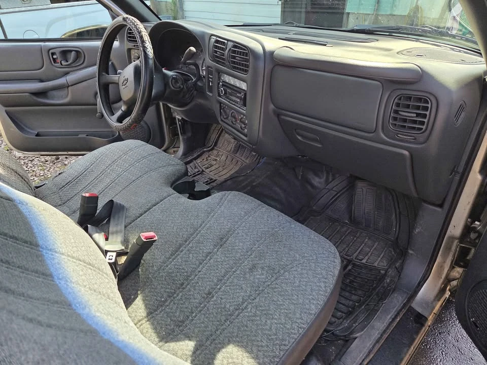 2000 Chevrolet S-10 - Image 7 of 10