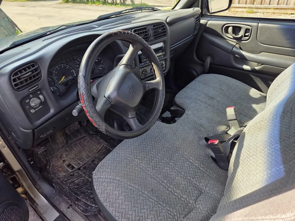 2000 Chevrolet S-10 - Image 8 of 10