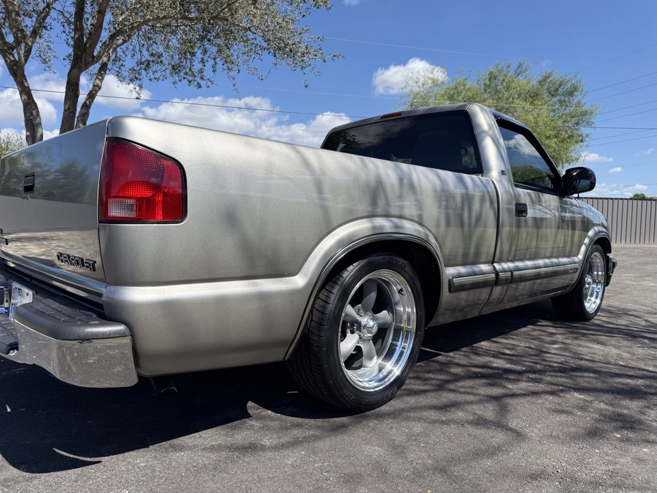 2000 Chevrolet S-10 - Image 3 of 11