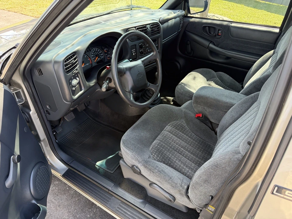 2000 Chevrolet S-10 - Image 6 of 11
