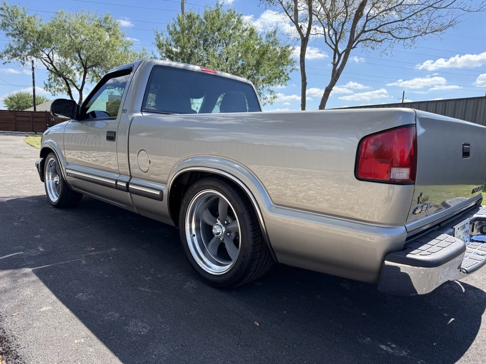 2000 Chevrolet S-10 - Image 4 of 11