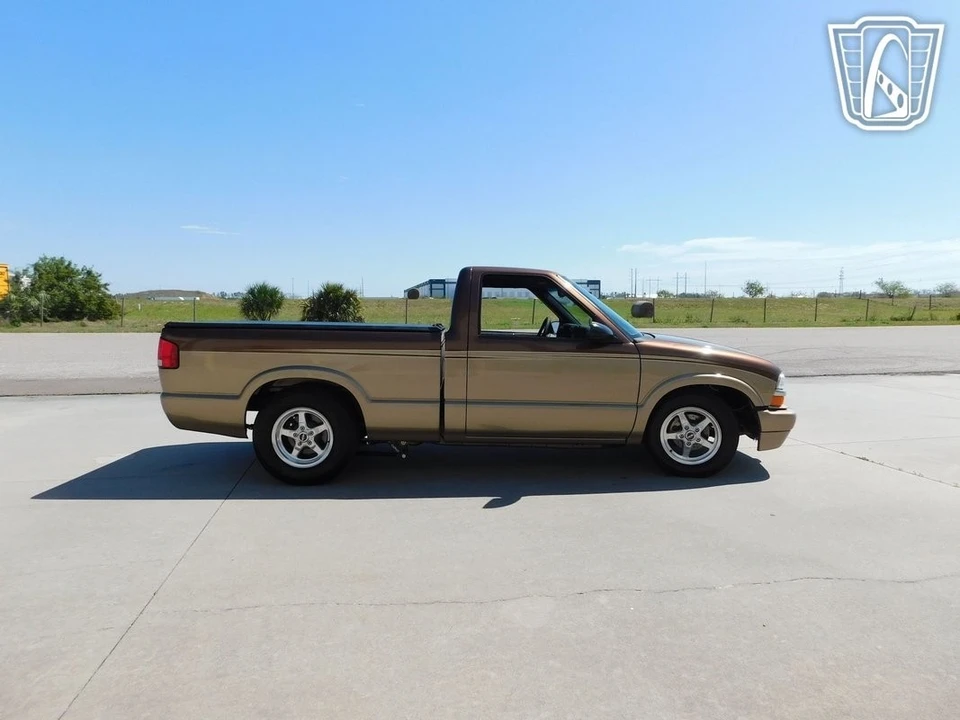 2000 Chevrolet S-10 - Image 4 of 12