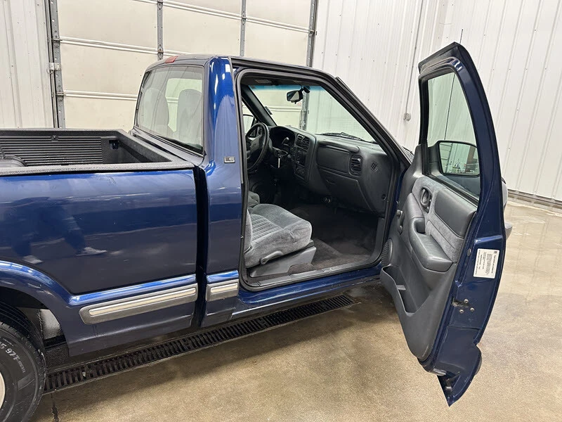 2000 Chevrolet S-10 Blazer 2nd Gen - Image 12 of 12