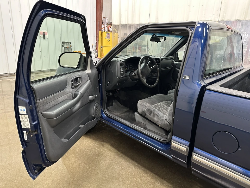 2000 Chevrolet S-10 Blazer 2nd Gen - Image 7 of 12