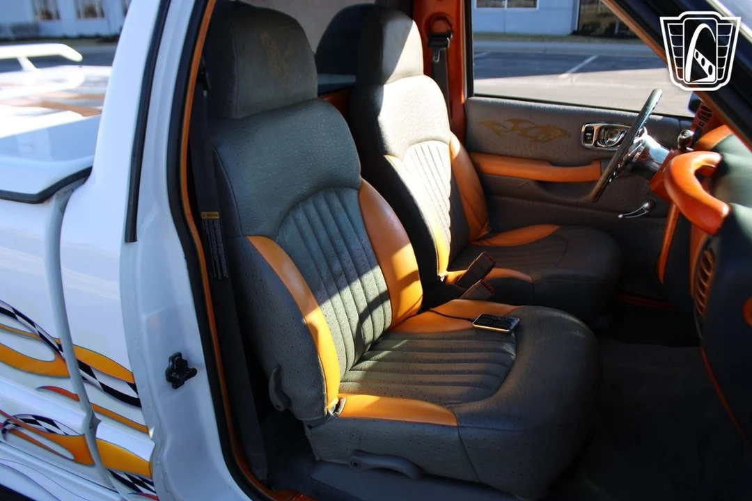 2000 Chevrolet S-10 - Image 8 of 12