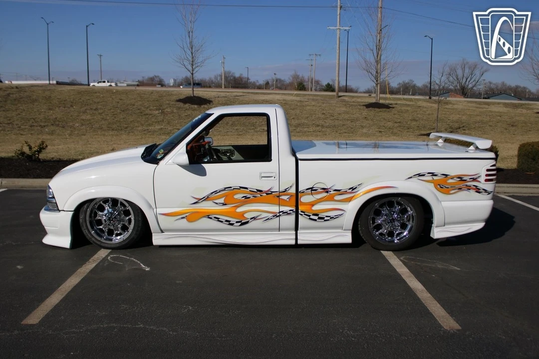 2000 Chevrolet S-10 - Image 3 of 12