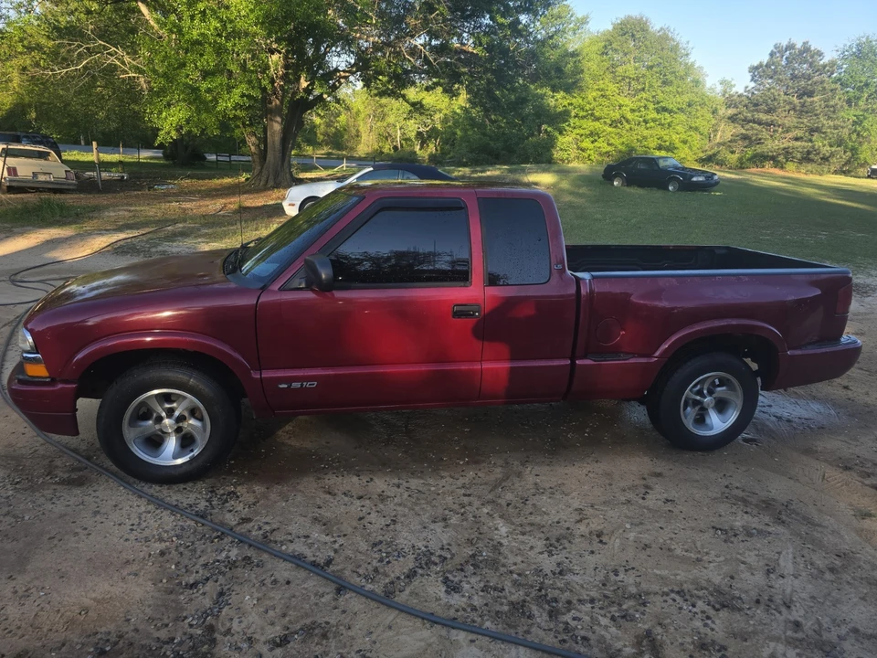 2000 Chevrolet S-10 - Image 2 of 6