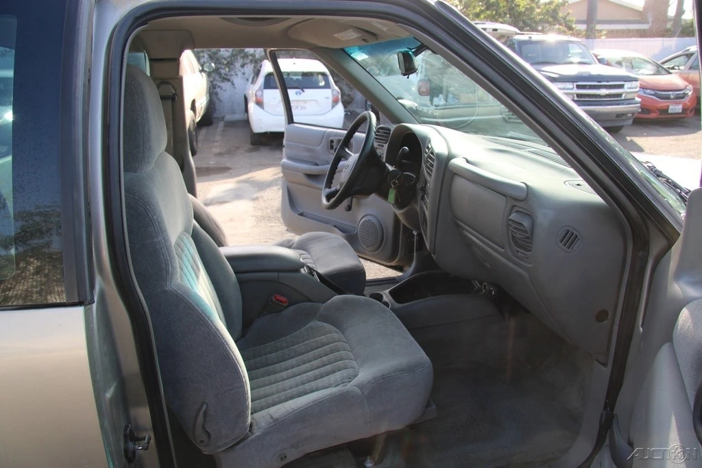 2000 Chevrolet S-10 - Image 19 of 21