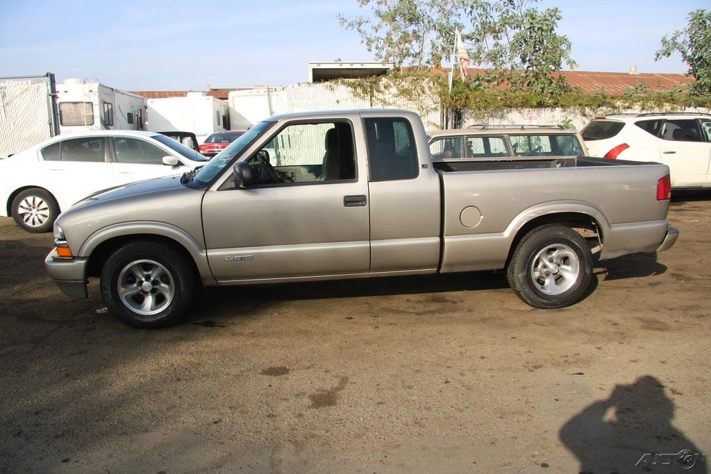2000 Chevrolet S-10 - Image 3 of 21