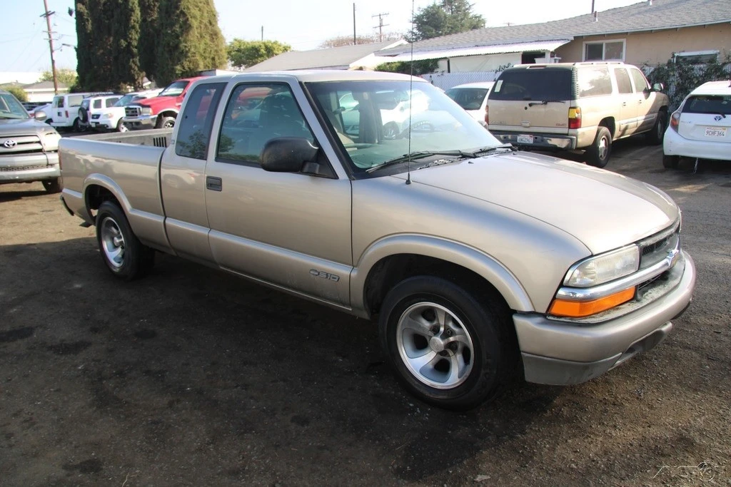 2000 Chevrolet S-10 - Image 7 of 21