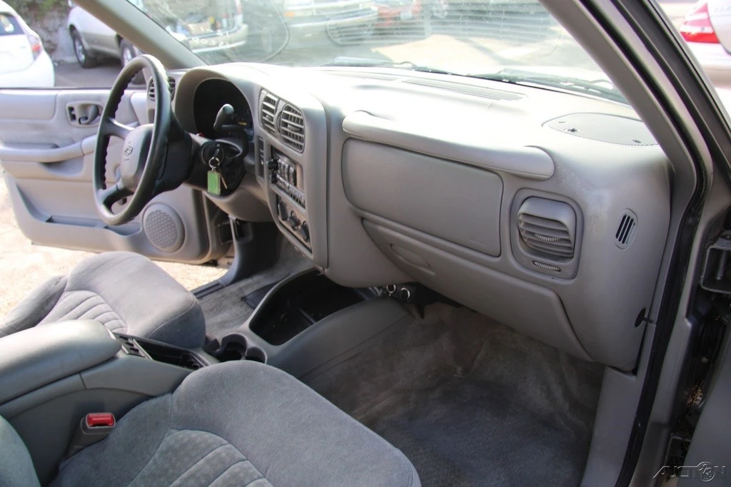 2000 Chevrolet S-10 - Image 20 of 21