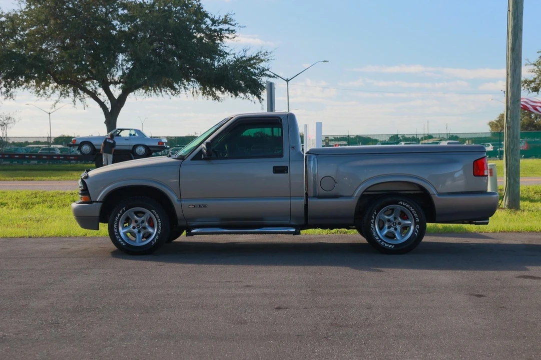 2000 Chevrolet S-10 - Image 2 of 21