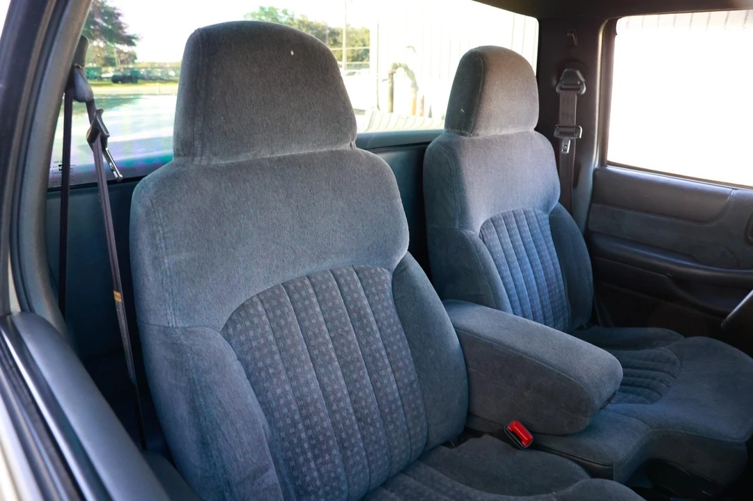 2000 Chevrolet S-10 - Image 16 of 21