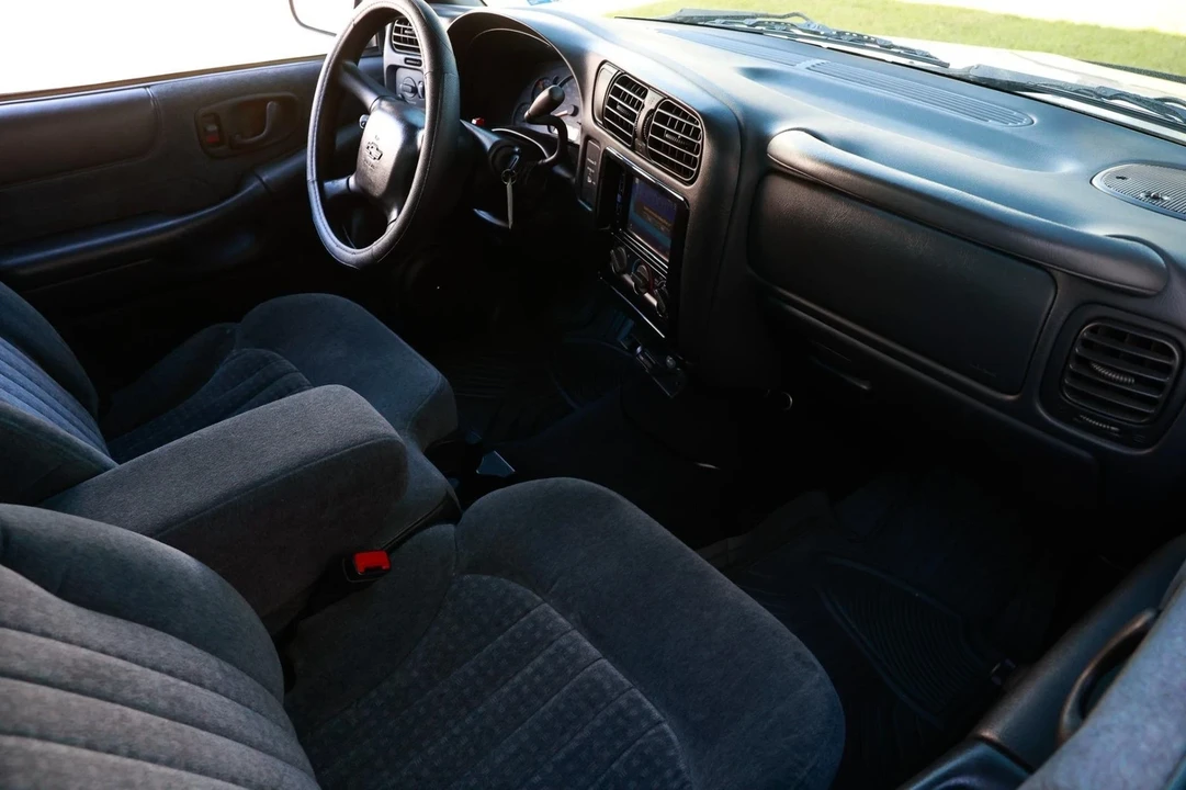2000 Chevrolet S-10 - Image 15 of 21