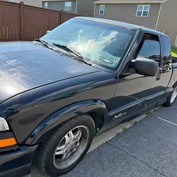 2000 Chevrolet S-10 EL Short Bed