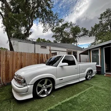 2000 Chevrolet S-10 EL Short Bed