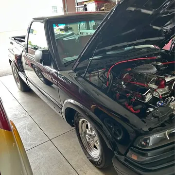 2000 Chevrolet S-10 EL Short Bed