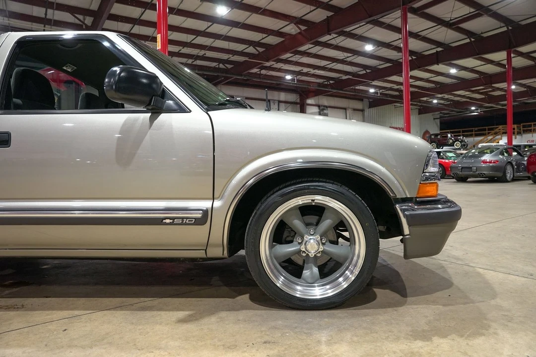 2000 Chevrolet S-10 Blazer 2nd Gen - Image 11 of 12