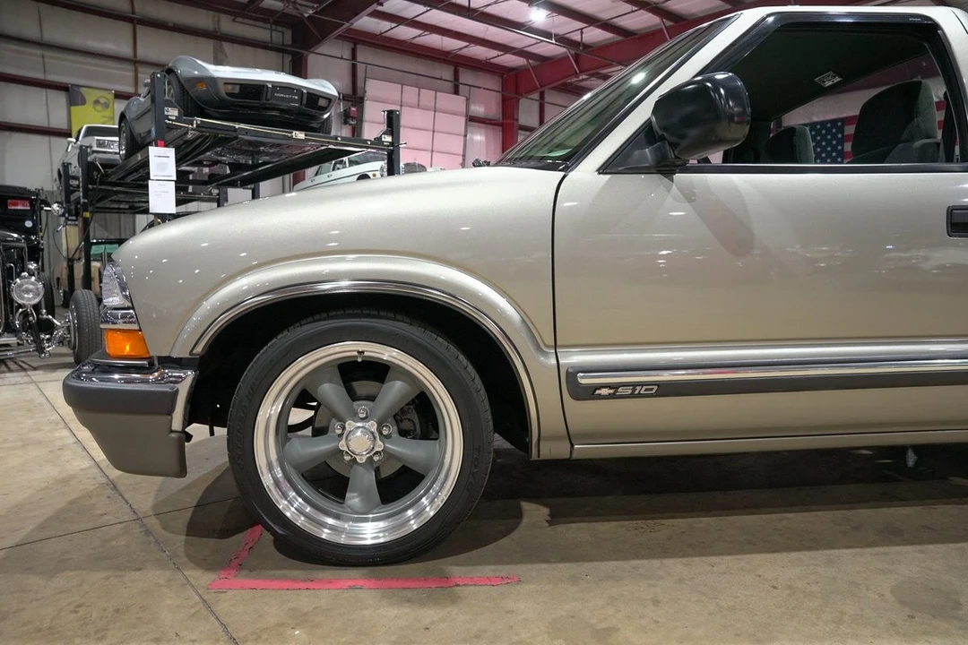 2000 Chevrolet S-10 Blazer 2nd Gen - Image 3 of 12