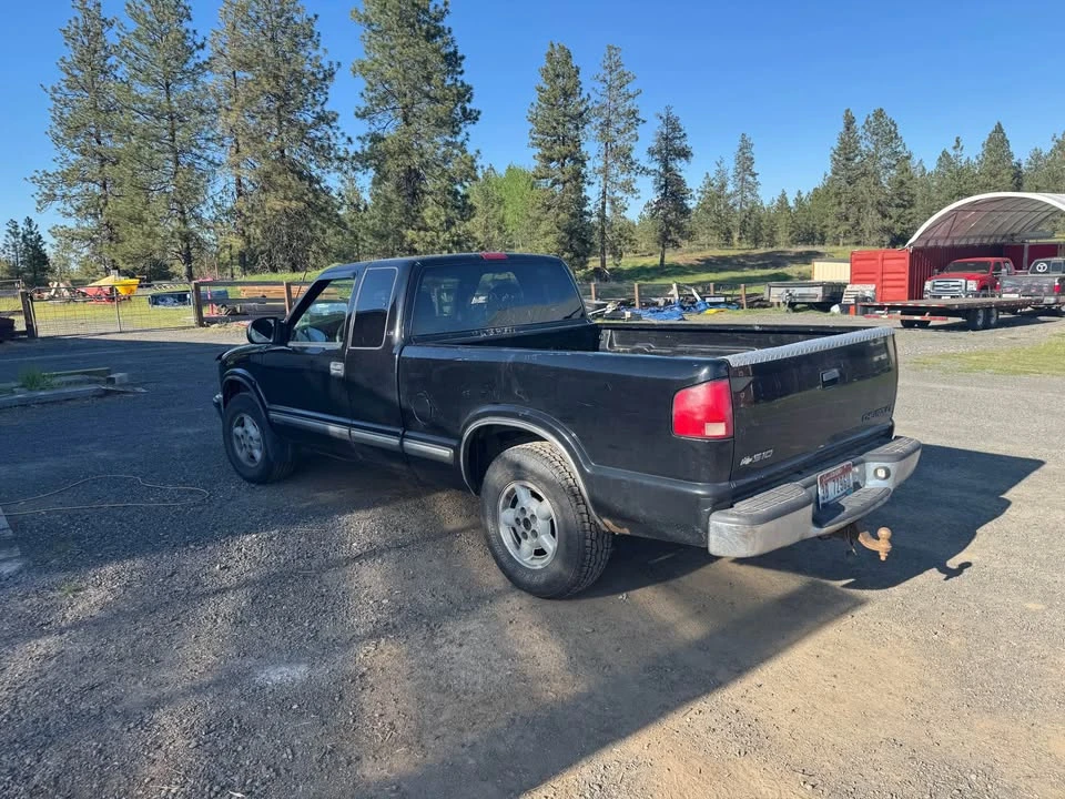 2000 Chevrolet S-10 - Image 5 of 6
