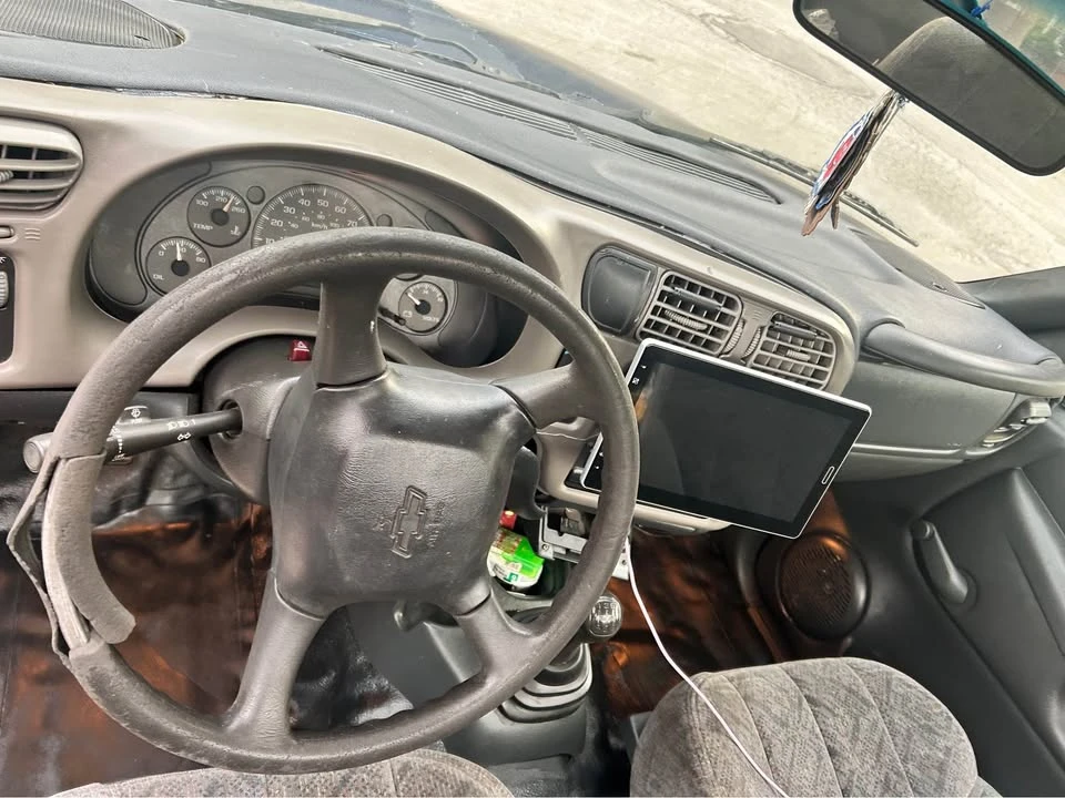 2000 Chevrolet S-10 - Image 7 of 7