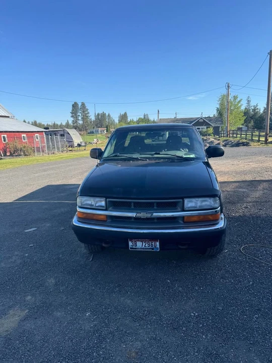 2000 Chevrolet S-10 - Image 2 of 6