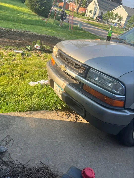 2000 Chevrolet S-10 - Image 3 of 9