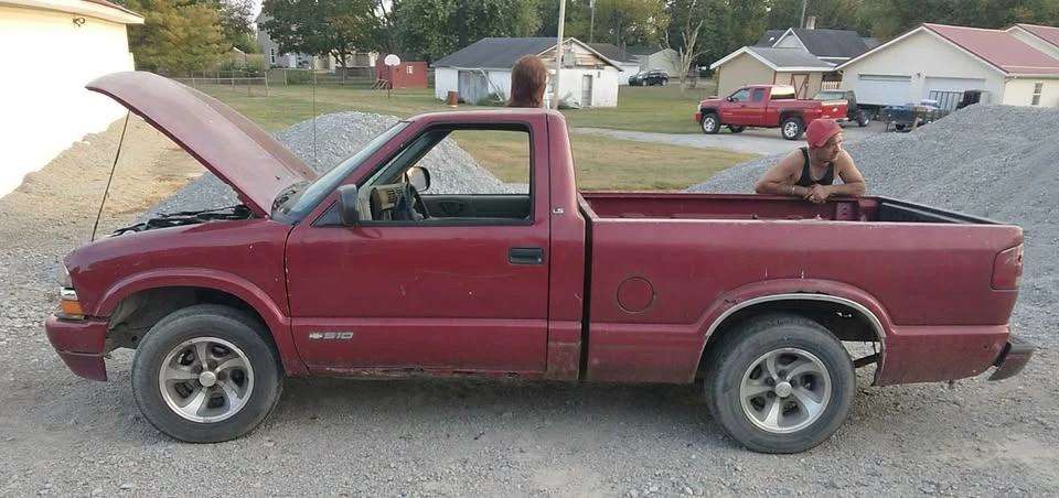 2000 Chevrolet S-10 - Image 2 of 2