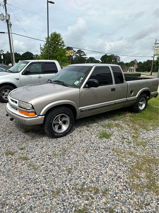 2000 Chevrolet S-10 - Image 3 of 3
