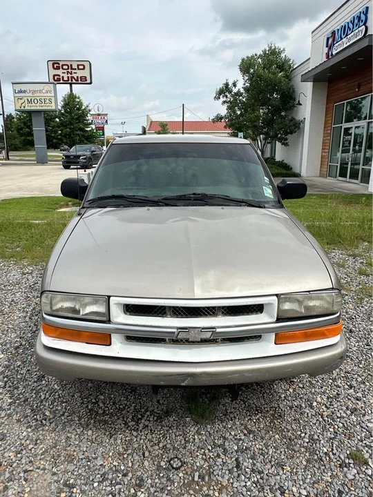2000 Chevrolet S-10 - Image 2 of 3