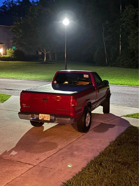 2000 Chevrolet S-10 - Image 5 of 9