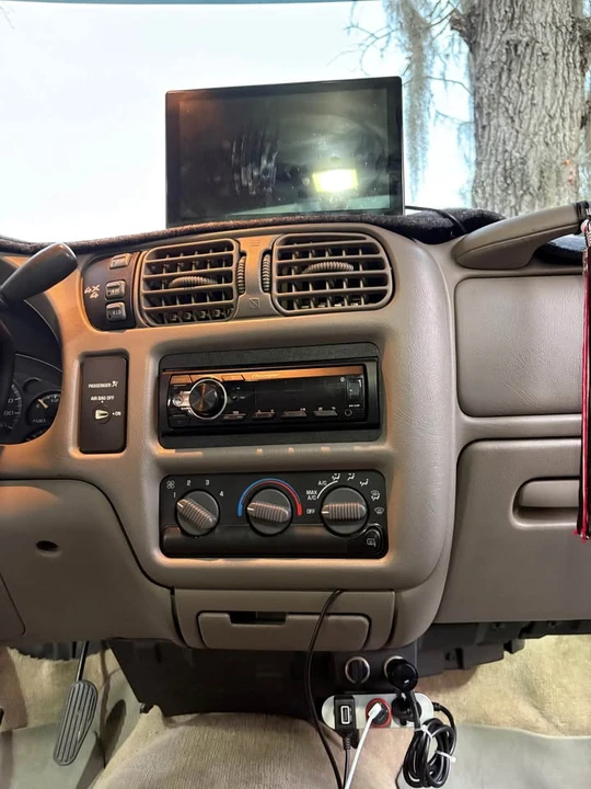 2000 Chevrolet S-10 - Image 9 of 9