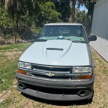 2000 Chevrolet S-10 LS