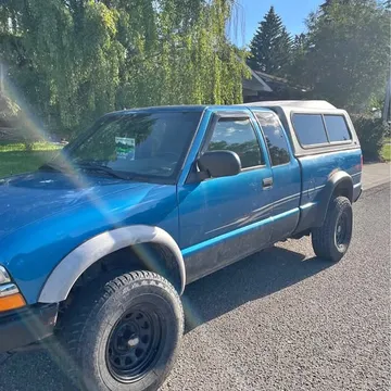2000 Chevrolet S-10 ZR2
