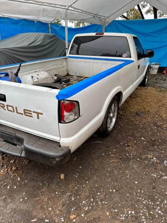 2000 Chevrolet S-10 - Image 2 of 6