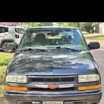 2000 Chevrolet S-10 Extended Cab Pickup