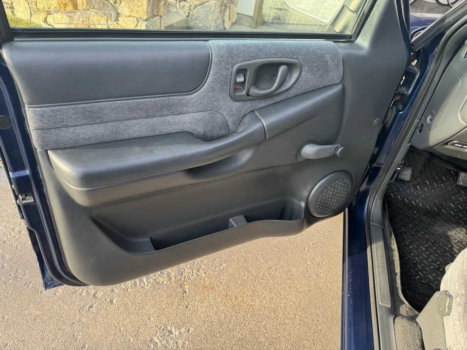 2000 Chevrolet S-10 Blazer 2nd Gen - Image 21 of 21