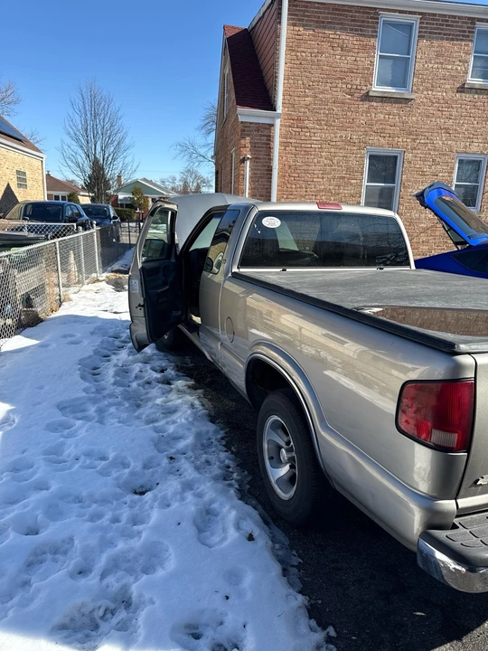 2000 Chevrolet S-10 - Image 4 of 8