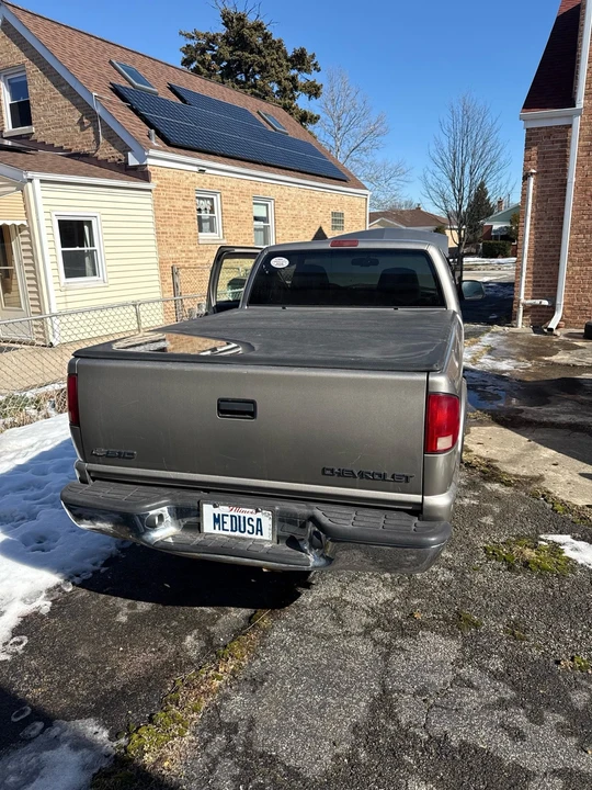 2000 Chevrolet S-10 - Image 3 of 8