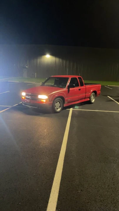 2000 Chevrolet S-10 - Image 3 of 6