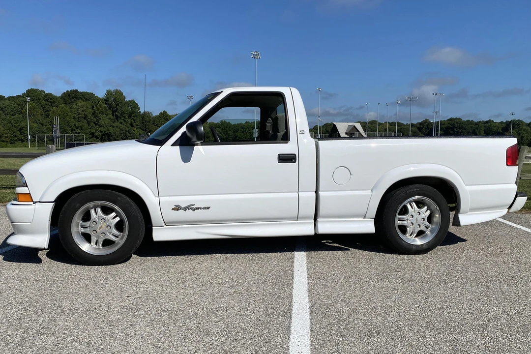 2000 Chevrolet S-10 Blazer 2nd Gen - Image 3 of 31