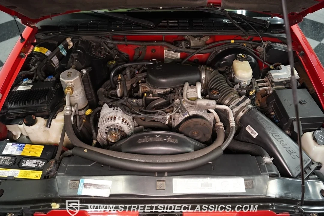 2000 Chevrolet S-10 - Image 4 of 21