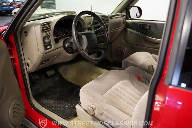 2000 Chevrolet S-10 - Image 4 of 31