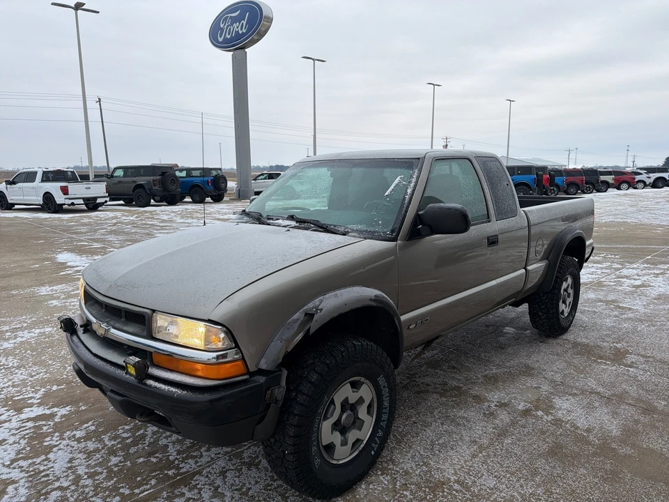 2000 Chevrolet S-10 - Image 4 of 12